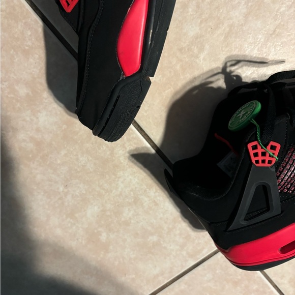 Jordan 4s red thunders - Picture 4 of 5